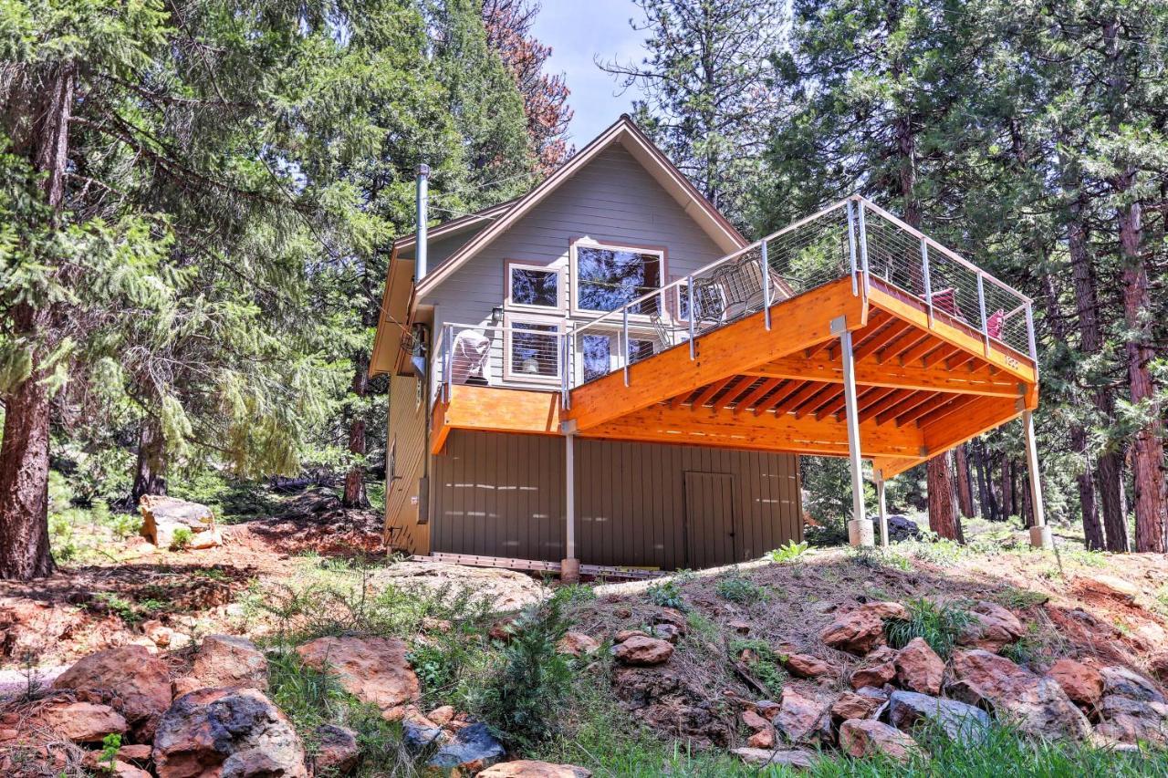 Rustic Retreat With Deck Steps From Lake Almanor! Villa Exterior photo