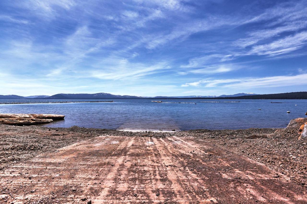 Rustic Retreat With Deck Steps From Lake Almanor! Villa Exterior photo